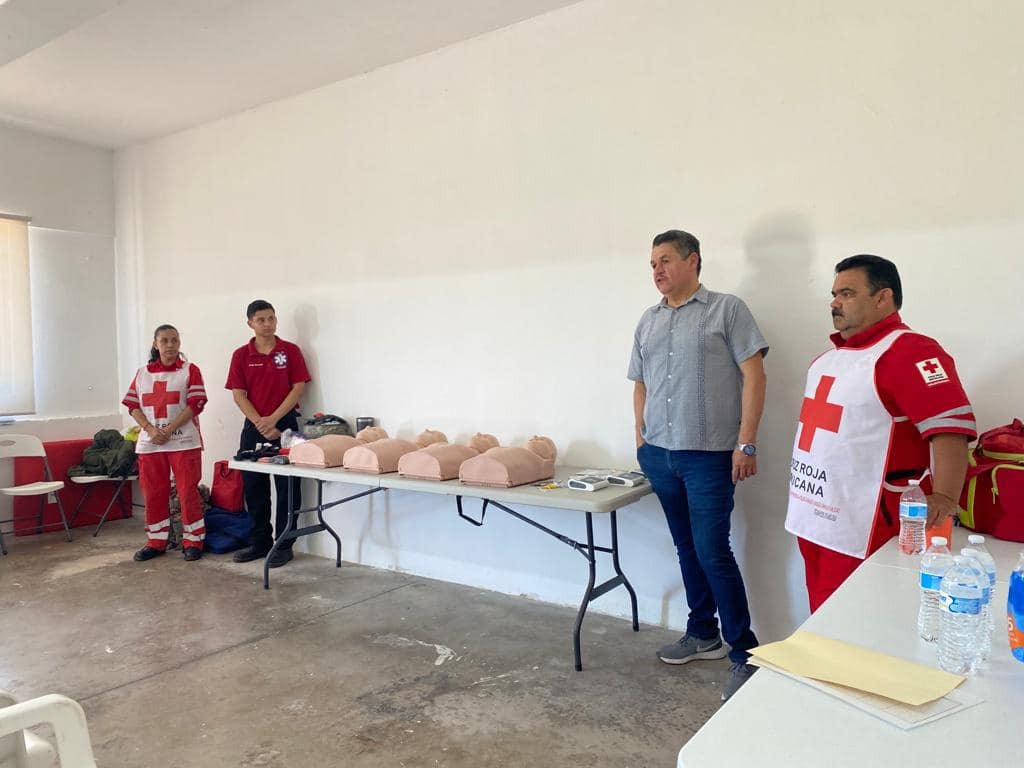 Lanza Sagarhpa recomendaciones por presencia de tiburones